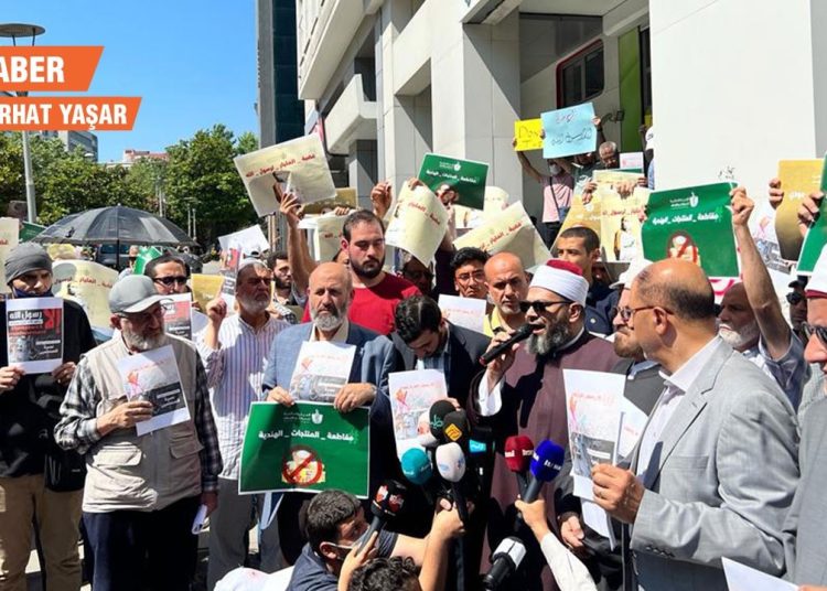 İstanbul’daki Hindistan elçiliği önünde ‘küfür’ protestosu