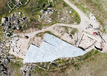 Japon arkeolog keşfetti! Toprak altından ‘saray’ çıktı