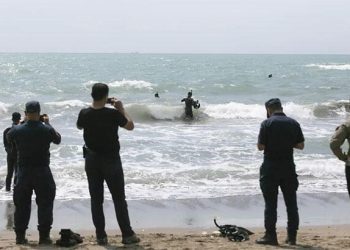 Serinlemek için girdiği denizde kaybolan Suriyeli İzzet, aranıyor