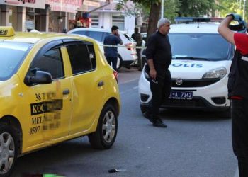 Ticari taksi sahibinin oğlu, önünü kestiği sürücüsü öldürdü