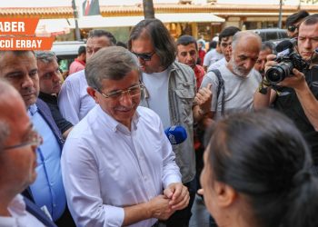 Ahmet Davutoğlu o tuğlayı çekecek mi?