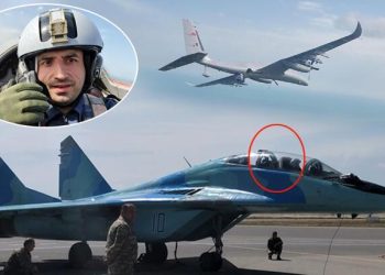 AKINCI ile MiG-29’dan kol uçuşu! Azerbaycan’da TEKNOFEST heyecanı