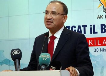 Bakan Bozdağ: İftira, palavra ve çarpıtma, siyaset değil ahlaksızlıktır