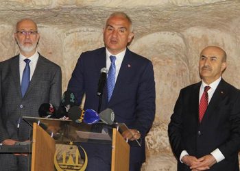 Bakan Ersoy Midyat’ta: 50 bin kişinin yıllarca kapalı yaşayabileceği yer altı kenti inşa edilmiş