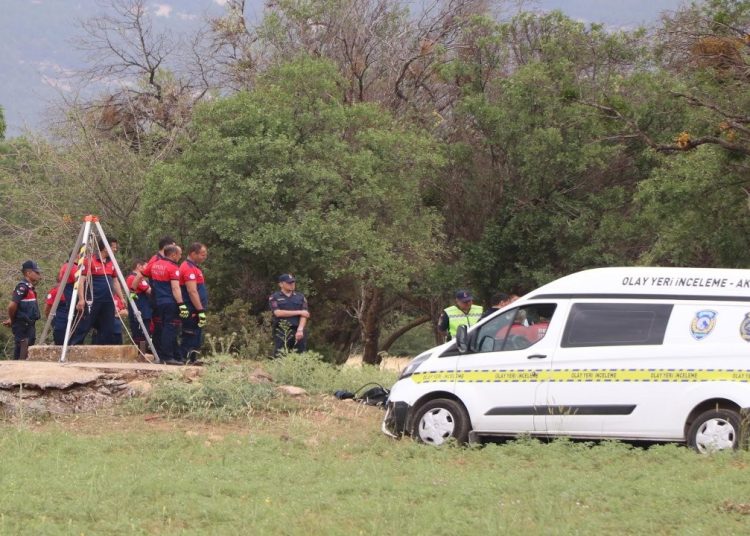 Denizli’de kayıp iki genç su kuyusunda aranıyor