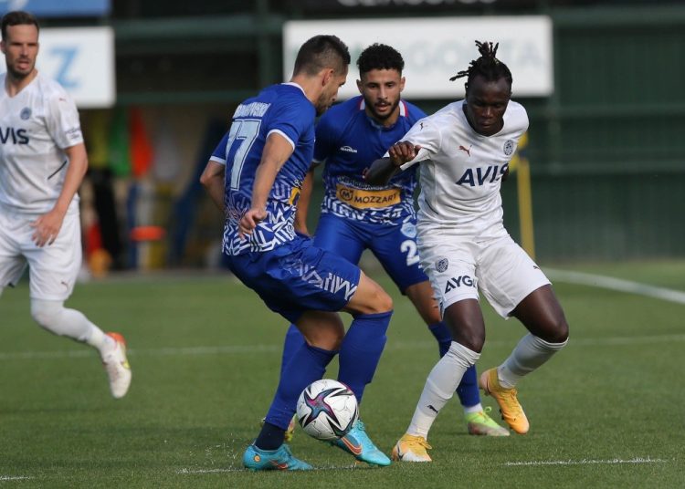 Fenerbahçe birinci hazırlık maçında berabere kaldı