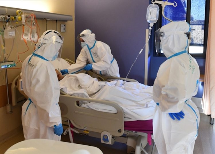 Haftalık Covid-19 dataları açıklandı: 7 bin 556 hadise, 20 vefat