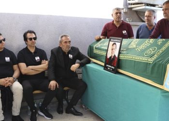 Halk ozanı Şahsenem Bacı için cenaze merasimi