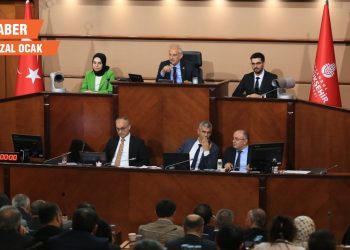 İBB Meclisi’nde ‘kertenkele dansı’ tartışması