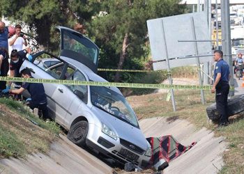 Kazada ölen Derya öğretmen ile kızının cenazeleri alındı