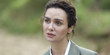Kuş Uçuşu ve Mezarlık tepede: Tekçe Akalay, iki diziyle Netflix Türkiye Top 10 listesinde