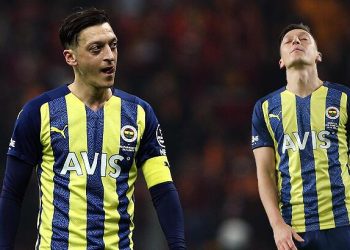 Mesut Özil için menajerinden resmi açıklama
