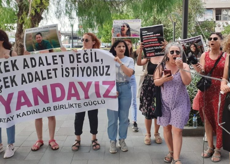 Pınar Gültekin hareketinde bayanlardan polise: Önümüzü kapatmak yerine açmanız lazım