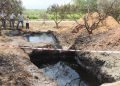Su kuyusu için sondaj yaptılar! Petrole benzeyen siyah su şaşkınlık yarattı