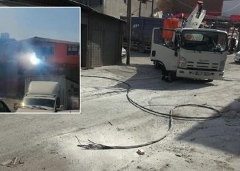 Sultangazi’de birebir yerde elektrik kabloları yandı