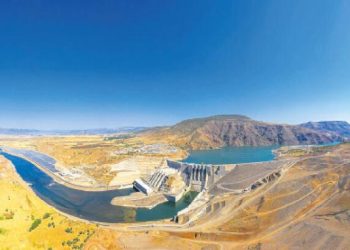 Suya güneşi kattı rüzgârı ölçüyor