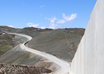 Van Valisi Balcı: Bu yılın sonuna kadar İran sonuna 150 kilometre duvar örülecek