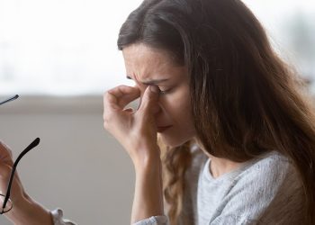 Göz sağlığınız için zararlı 5 yiyecek ortaya çıktı! Bunlardan birini her gün yiyoruz