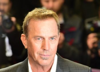 Ünlü aktör boşanma sonrası ilk eşinden destek alıyor