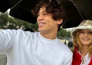 Ünlü rapçinin hayranları ortasında tekmeli yumruklu arbede