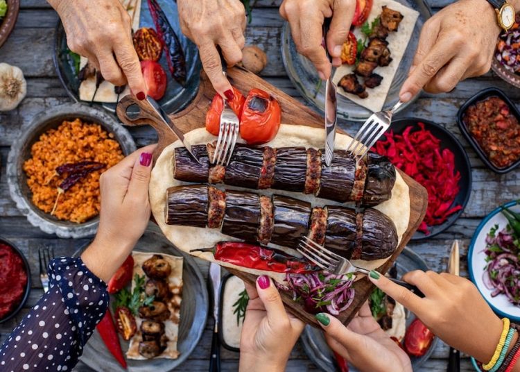 Uzmanı uyardı: Bayram sofrasında bu hataları yapmayın!