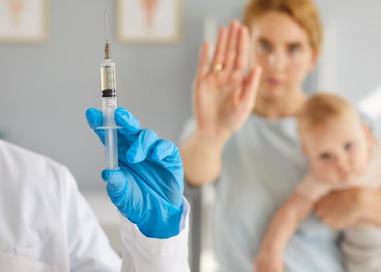 Aşı reddi artıyor: Halk sağlığı tehlike altında!