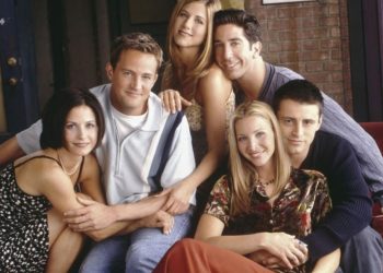 Friends yıldızı yıllarca dizinin jenerik müziğini dinleyemediğini itiraf etti