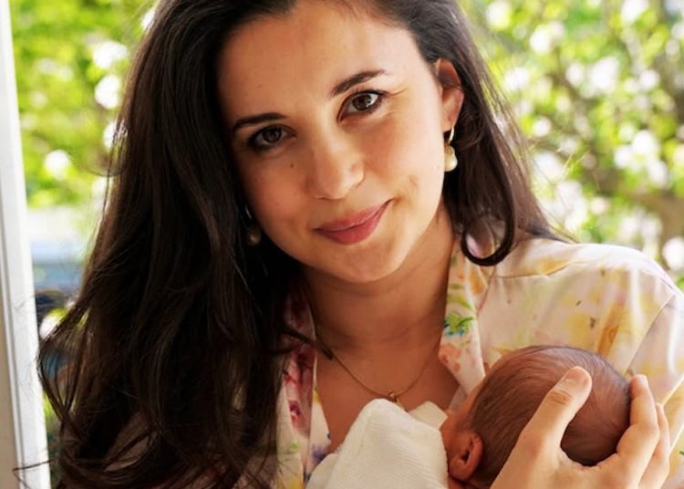 Karsu anne oldu, oğlunun adını açıkladı