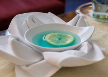 Kefir, bitki çayı veya sebze suları değil: İşte doktorların önerdiği en sağlıklı içecek