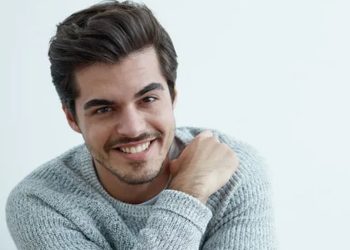 Ünlü oyuncu Berk Atan trafik kazası geçirdi