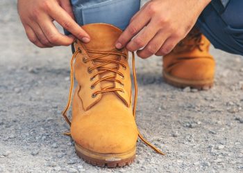 Uzmanı uyardı: Birebir ayakkabıyı iki gün üst üste giymeyin