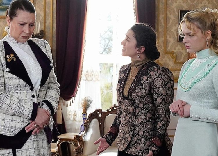 Cem Yiğit Üzümoğlu, ‘Şakir Paşa Ailesi’ dizisinin final yapacağını doğruladı