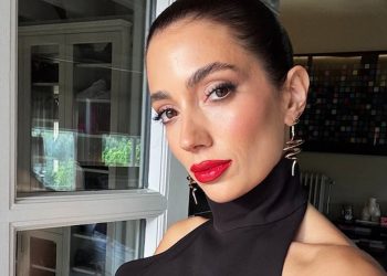 Rachel Araz domates şeklindeki çanta için 152 bin lira ödedi