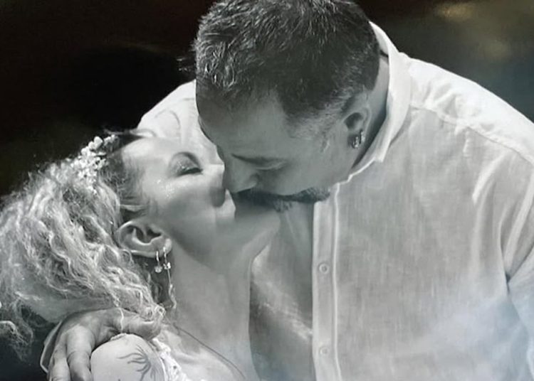 Sürpriz nikâh! Ünlü oyuncu sessiz sedasız evlendi