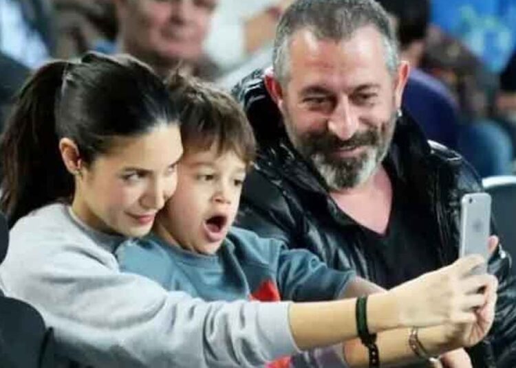 Cem Yılmaz oğlu Kemal’i paylaştı… ‘Büyüdükçe babasına benziyor’