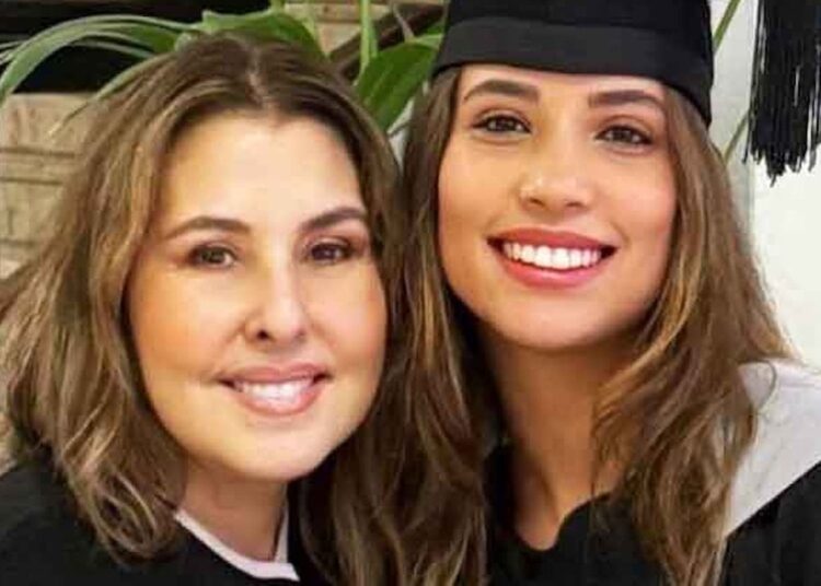 Nilüfer kucağına aldığında 4 aylıktı… Biricik kızı Ayşe Nazlı diplomasını aldı