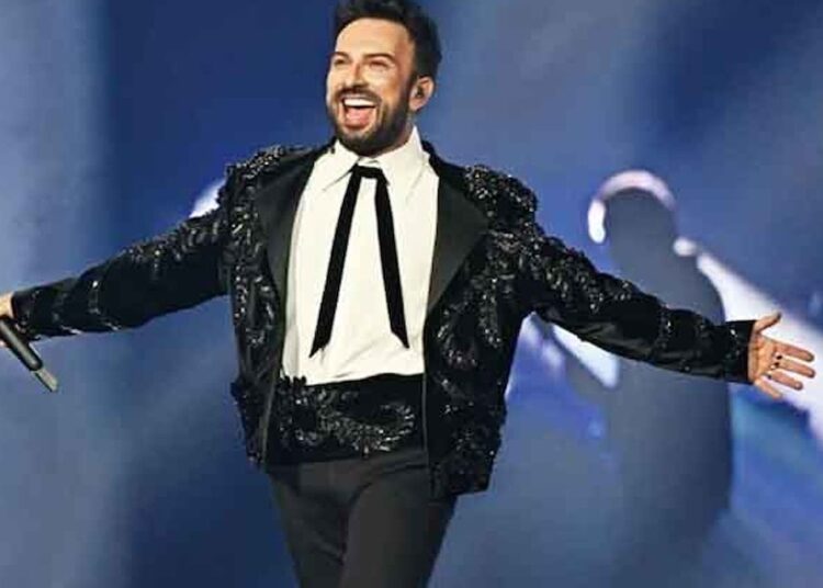 Tarkan’dan yedi  yıl ortadan sonra İstanbul’da birinci konser: Affedin beni