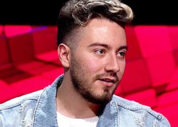 Hakkında yakalama kararı çıkarılan Enes Batur’dan birinci açıklama